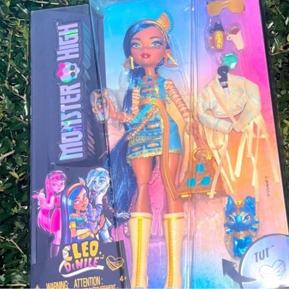 New-Monster High Doll, Cleo De Nile with Blue Streaked Hair